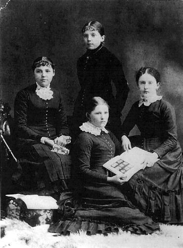 Walton sisters Annie, Minetta, Sarah, Ida